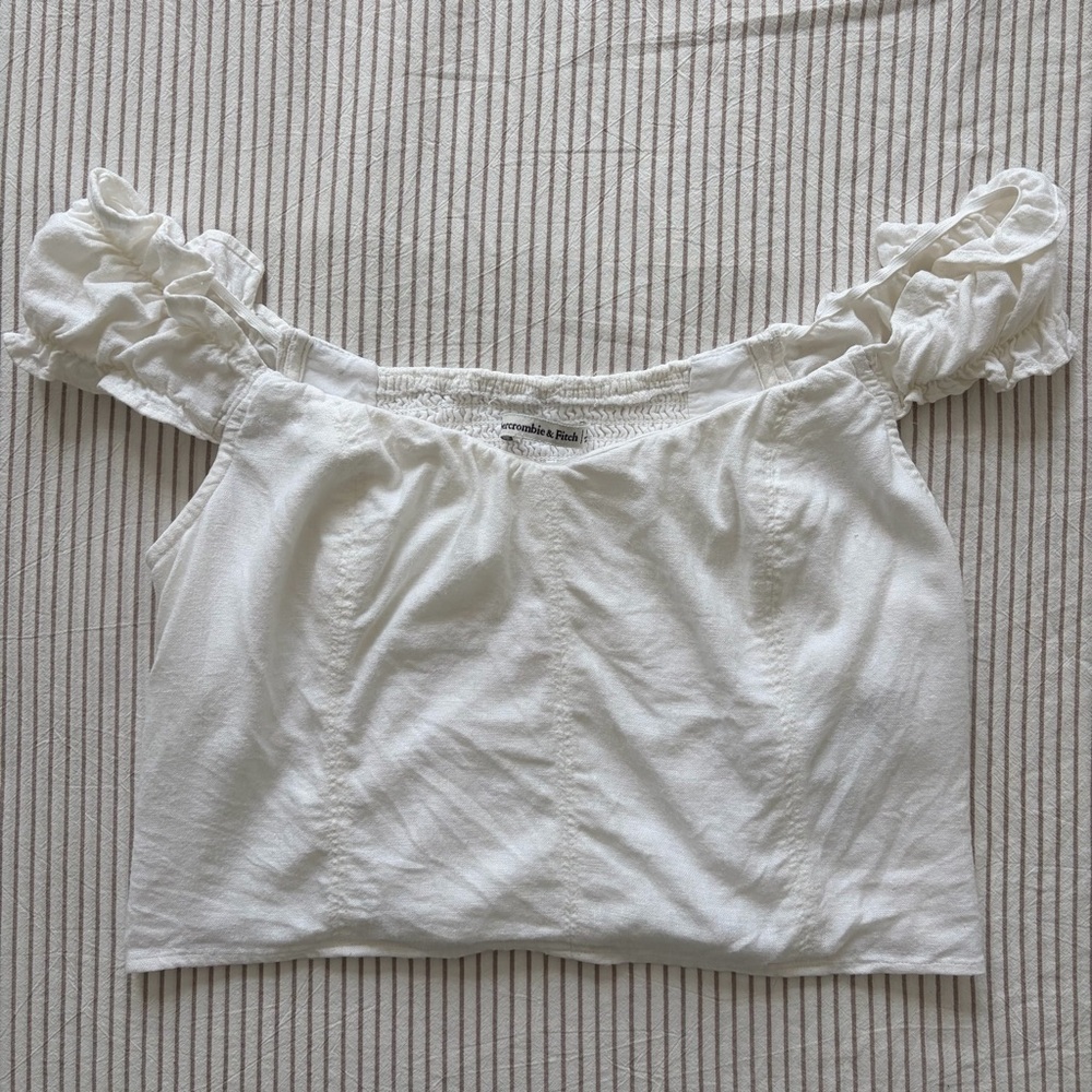 Abercrombie & Fitch White Off-Shoulder Ruffle-Sleeve Crop Top